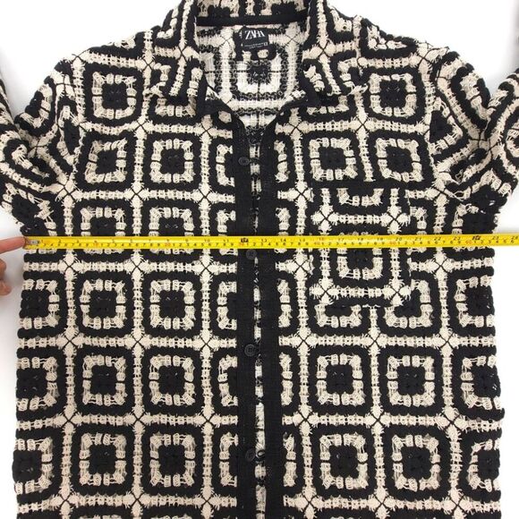 NEW Zara Crochet Overshirt Beachy Boho Knit Button Down Shirt Jacket Black Ecru - Picture 4 of 8